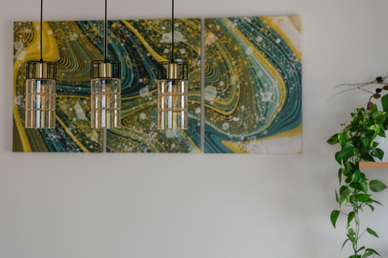 The Forest - Luxe Central Apt With Free Secured Parking Braşov Exteriör bild