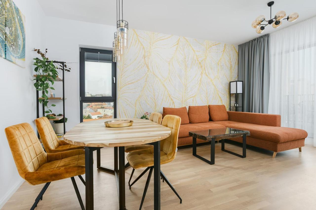 The Forest - Luxe Central Apt With Free Secured Parking Braşov Exteriör bild