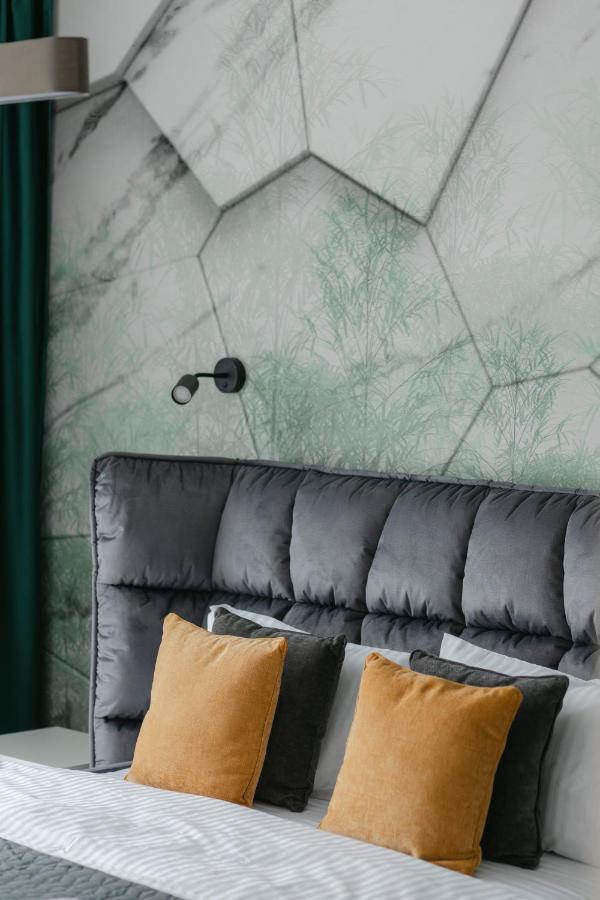 The Forest - Luxe Central Apt With Free Secured Parking Braşov Exteriör bild